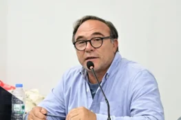 Ο Πέτρος Κόκκαλης παραιτήθηκε από την ηγεσία του Κόσμου