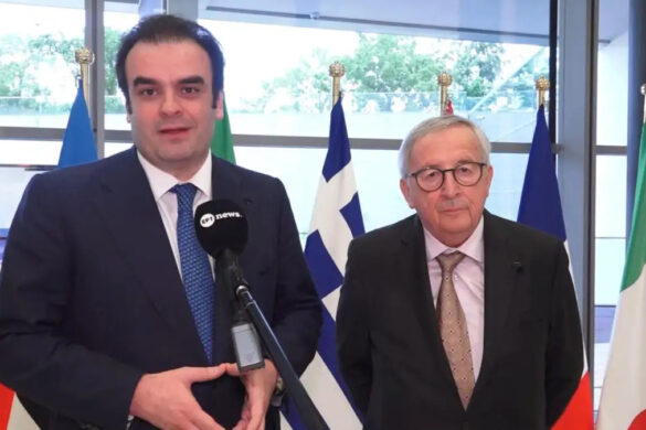 Γιούνκερ για Πιερρακάκη: Κανείς δεν πίστευε ότι Έλληνας ΥΠΟΙΚ θα βρισκόταν στο τιμόνι του Eurogroup