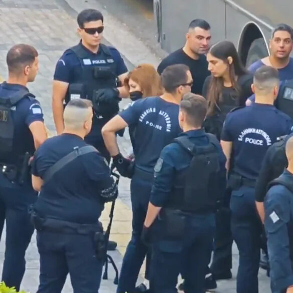 Με μπαστούνι στο Εφετείο η Ρούλα Πισπιρίγκου για τη δολοφονία της Τζωρτζίνας
