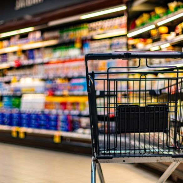 ΟΠΕΚΑ: Νέα vouchers για τρόφιμα – Πώς θα εξαργυρώνονται