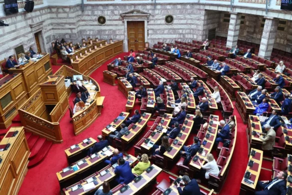 Στο «κόκκινο» η πολιτική αντιπαράθεση