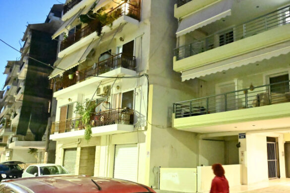 Πειραιάς: “Ήμουν στο μπάνιο” κατέθεσε ο σύντροφος της 24χρονης που έπεσε από τον 7ο όροφο πολυκατοικίας
