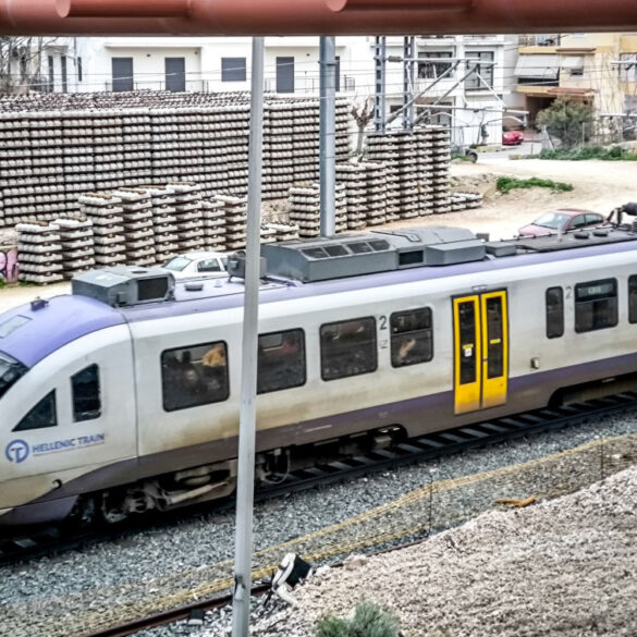 Τραγωδία στην Κόρινθο: Άνδρας ανασύρθηκε νεκρός από συρμό του Προαστιακού