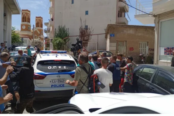 Ηλεία: Απολογείται ο 37χρονος παιδοκτόνος, πλήθος κόσμου έξω από το αστυνομικό τμήμα, δρακόντεια τα μέτρα