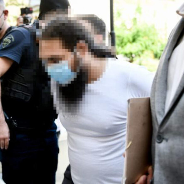 Μονή Πετράκη: Στην Ευελπίδων χωρίς ράσα ο 37χρονος με το βιτριόλι