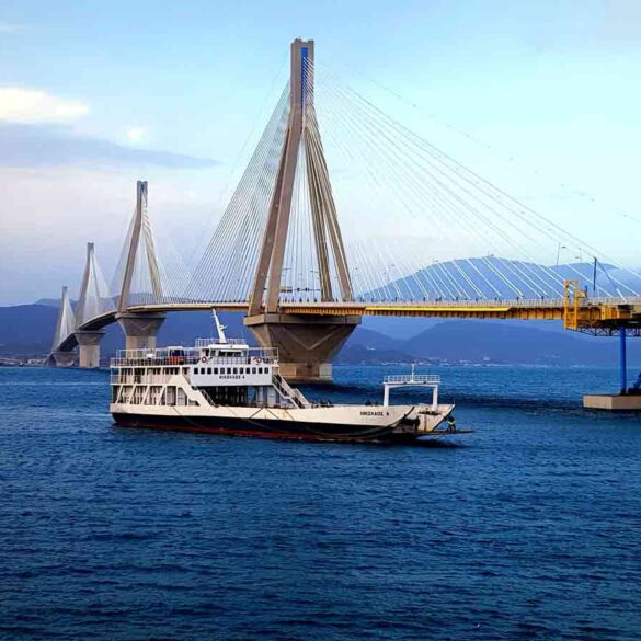 Ρίο: Αναστάτωση στους λουόμενους από απαγορευτικές πινακίδες για κολύμβηση