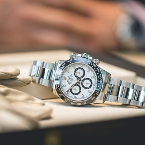 Κρήτη: Ζευγάρι με ακριβά γούστα – Τσέπωναν… Rolex, Omega, χρυσές λίρες και μανικετόκουμπα