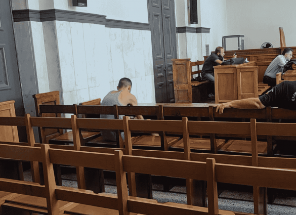 Πάτρα: Στην φυλακή ο 20χρονος μετά τη μήνυση της μάνας της 16χρονης – Ενταση στο Δικαστήριο!