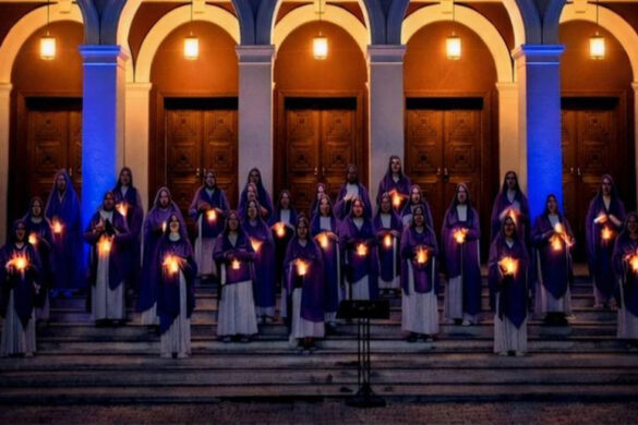 Οι ΣΦήγΚΕΣ με ύμνους και ποιήματα την Μ. Τρίτη μπροστά από το “Απόλλων”