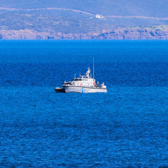 Μηχανική βλάβη σε πλοίο που πήγαινε Αίγινα – Ταλαιπωρία για επιβάτες