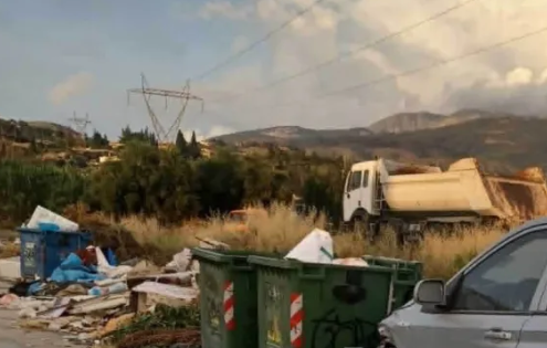 Πάτρα: «Η γειτονιά μας έγινε μικρή χωματερή» – Καταγγελία για απόρριψη αντικειμένων πίσω από το ΚΕΤΧ