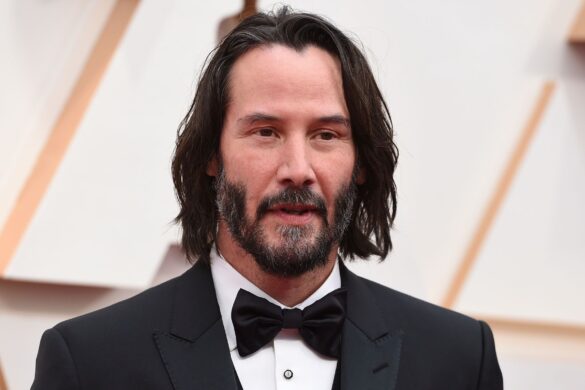 Με πατερίτσες ο Κιάνου Ριβς στο πλατό της ταινίας «Good Fortune»