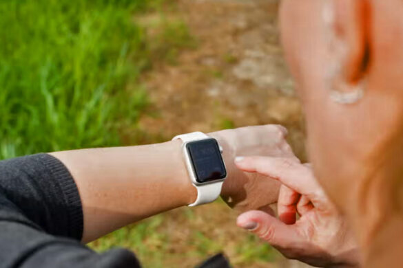 Τα smartwatches «βοηθοί» στην έγκαιρη αναγνώριση των συμπτωμάτων του Πάρκινσον