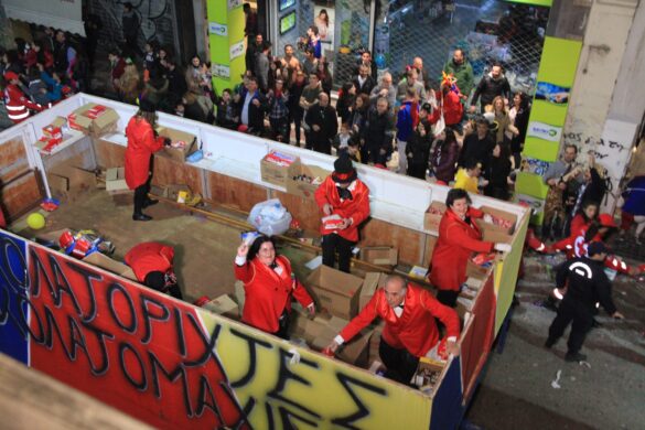 Σοκολατορίχτες: “Οφείλουμε στο καρναβάλι μας τη διατήρηση του εθίμου του σοκολατοπόλεμου”