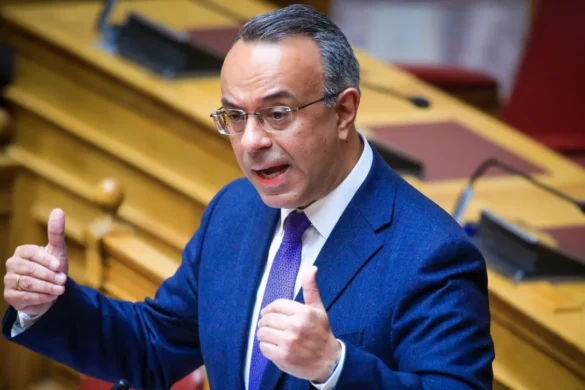 Σταϊκούρας : Το υπ. Μεταφορών δεν έχει την αρμοδιότητα να ελέγχει τι μεταφέρουν τα τρένα