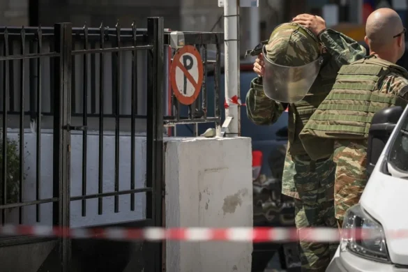 Τηλεφώνημα για βόμβα σε τράπεζα στον Πειραιά – Στο σημείο το ΤΕΕΜ