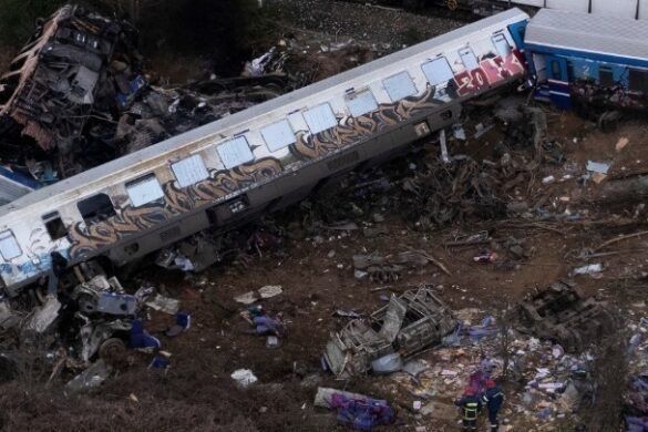 Επιστολή συγγενών θυμάτων των Τεμπών σε Κακλαμάνη