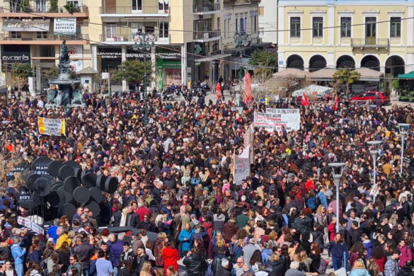 Πάτρα: Σε εξέλιξη το νέο συλλαλητήριο για την τραγωδία των Τεμπών