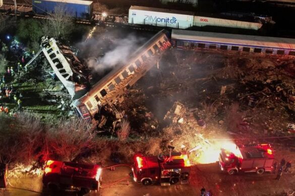 Ξεκινά η ιστορική δίκη για τα Τέμπη με 36 κατηγορούμενους – Δικαιοσύνη και στήριξη ζητούν οι συγγενείς