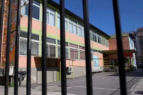 Θεσσαλονίκη – Χειροπέδες σε τρεις 17χρονους που ξυλοκόπησαν μαθητή μέσα στο σχολείο