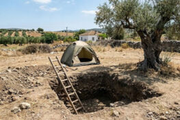 Δυτική Αχαΐα: Σκάβουν για θησαυρούς από την Κατοχή!