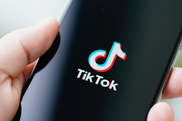 SkinnyTok: Η τάση στο TikTok που θέτει σε κίνδυνο την υγεία των νέων
