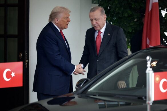 Επανεκκίνηση στις σχέσεις ΗΠΑ και Τουρκίας: Η επόμενη μέρα με φόντο το αλισβερίσι για F-35 και ρωσικό πετρέλαιο – Το γεωστρατηγικό παζλ Τραμπ – Ερντογάν