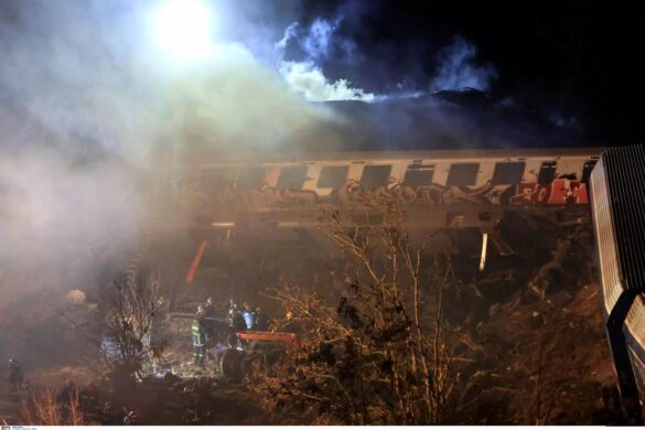 Τέμπη: Σοκαριστικό βίντεο – ντοκουμέντο με τις κραυγές των εγκλωβισμένων επιβατών