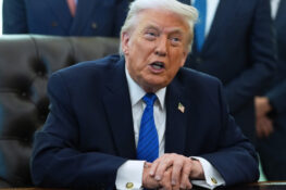 Τραμπ: Έδωσε παράταση στην εκεχειρία με το Ιράν