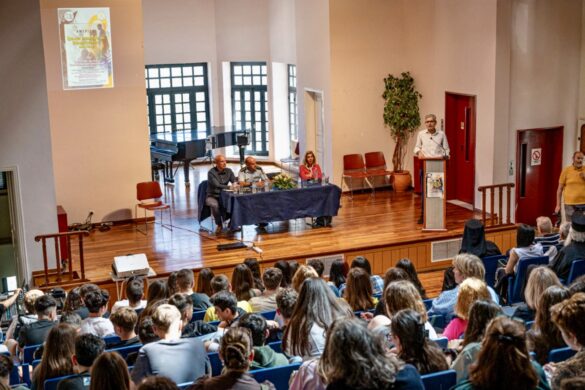 Ο Άγγελος Τσιγκρής μίλησε στο Αίγιο για τη σχολική βία και τον εκφοβισμό