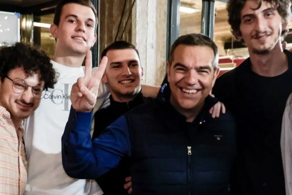 Αλέξης Τσίπρας: Το όνομα που προτείνουν νέοι για το κόμμα του