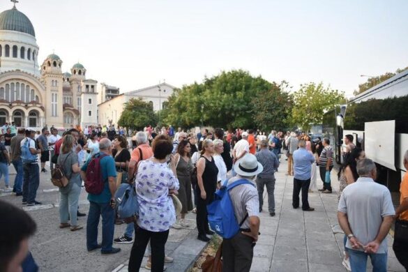 Πάτρα: Ξεκίνησε η κινητοποίηση για το Μέγαρο Μαξίμου- Αναχώρησαν με λεωφορεία