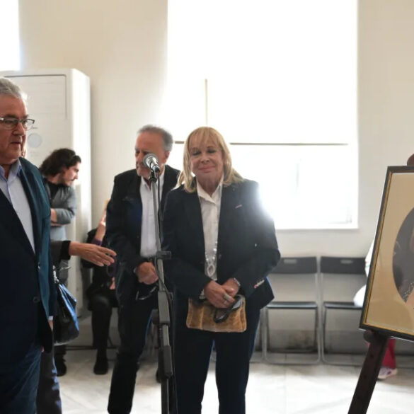 Σε κλίμα συγκίνησης η κηδεία της Μπέτυς Βαλάση – Το τελευταίο αντίο στο Α’ Νεκροταφείο Αθηνών