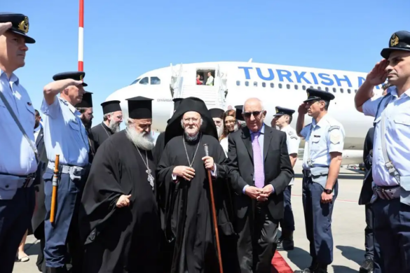 Ο Οικουμενικός Πατριάρχης Βαρθολομαίος στη Βουλή για την πρώτη του ομιλία μετά το 1999
