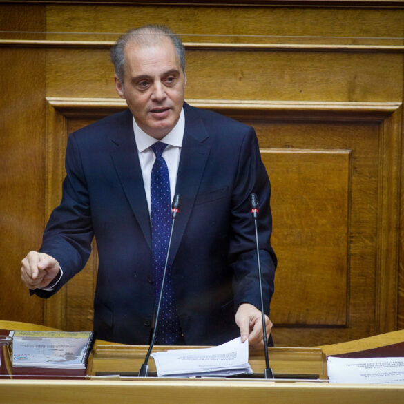 Βουλή: Επίθεση Κ. Βελόπουλου στον Στ. Κασσελάκη