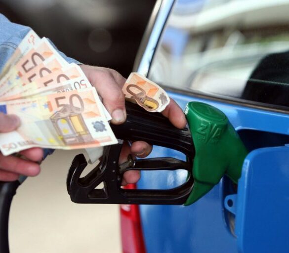 «Φωτιά» οι τιμές των καυσίμων – Με τα 2 ευρώ φλερτάρουν βενζίνη και ντίζελ