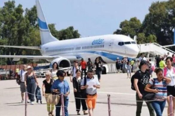 Ξεκινά η τουριστική σεζόν στον Άραξο με πυκνό πρόγραμμα πτήσεων, αλλά με προβλήματα