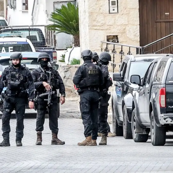 Βορίζια: Έκοψαν με αλυσοπρίονα 134 ελιές αγρότη που αρνήθηκε να παραδώσει το χωράφι του