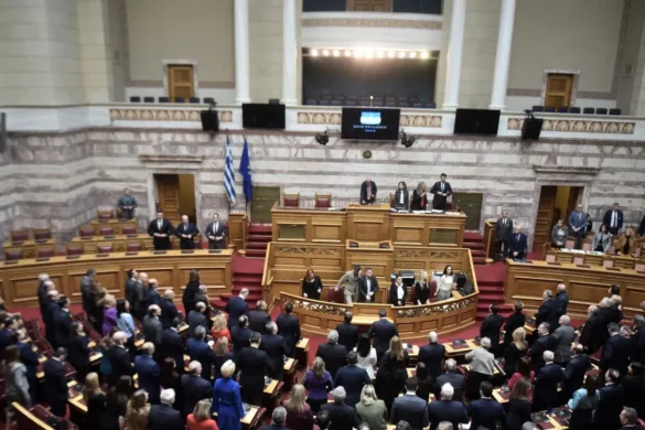 Στη «σκιά» της τραγωδίας των Τεμπών τελεί η Βουλή – «Κλείδωσαν» οι ημερομηνίες