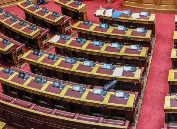 Κοινοβουλευτικές πηγές: Στη Βουλή δικογραφία για τα Τέμπη και τυχόν ευθύνες Κ. Αχ. Καραμανλή και Χρ. Σπίρτζη