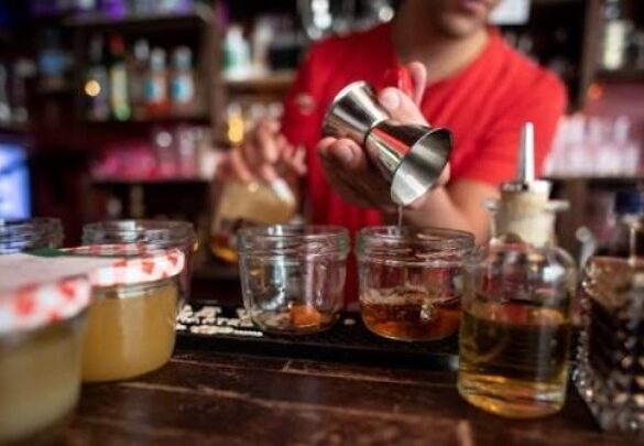 Βρετανία: Κάθε μέρα κι ένα λουκέτο σε παμπ