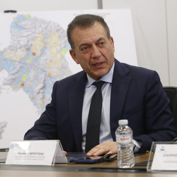 Συνάντηση Βρούτση με το ΔΣ της ΕΟΚ τη Δευτέρα για το ελληνικό μπάσκετ
