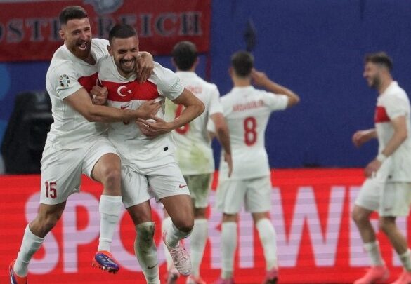 Ο Ντεμιράλ εκτέλεσε, ο Γκιουνόκ την έστειλε 8άδα
