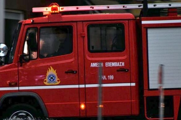 Στις φλόγες τυλίχθηκε αποθήκη αγροτικών μηχανημάτων στην Αμαλιάδα