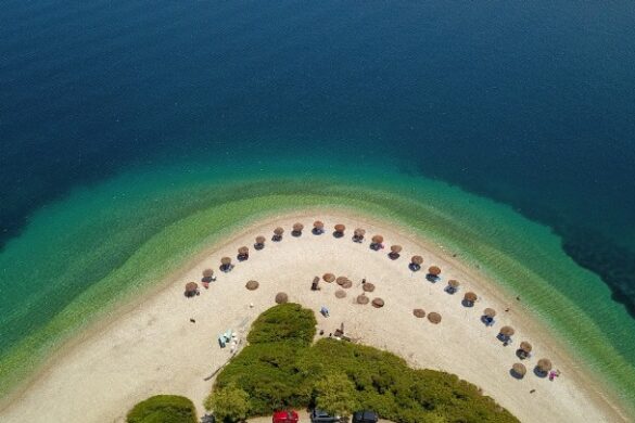 Ολοταχώς για μια χρονιά ρεκόρ βαδίζει ο ελληνικός τουρισμός – Πληρότητα 80% στο μοντέλο ήλιος και θάλασσα