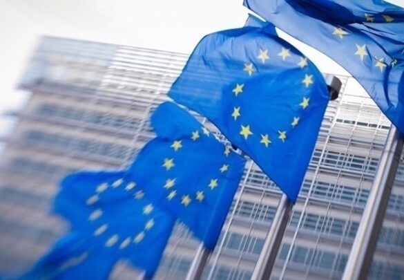 Η ακροδεξιά AfD καλεί τον Τραμπ να απευθύνει ομιλία στο Ευρωκοινοβούλιο