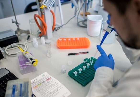 Δύο στους τρεις ασθενείς με Covid-19 είναι ακόμη μεταδοτικοί μετά από πέντε ημέρες