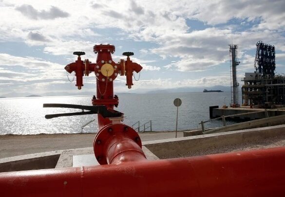 Και με βυτιοφόρα η μεταφορά LNG από τη Ρεβυθούσα σε επιχειρήσεις και σε ξένες χώρες