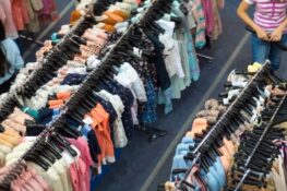 Πάτρα: Έκλεψαν από κατάστημα ρούχα και προσπάθησαν να φύγουν χωρίς να πληρώσουν