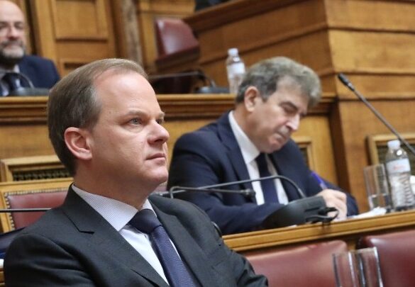 Κ. Καραμανλής για Τέμπη: Υπήρχε σύστημα τηλεδιοίκησης – Καταρρίφθηκαν οι δικλείδες και τα πρωτόκολλα ασφαλείας
